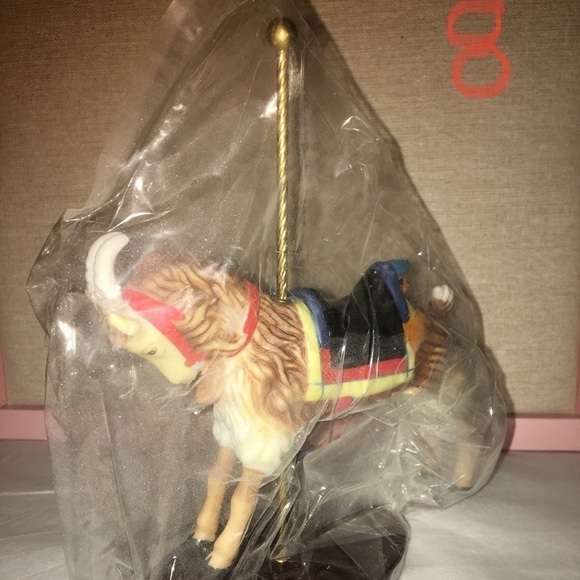 𝅺lot 2 Franklin Mint Carousel Animals - Picture 3 of 7